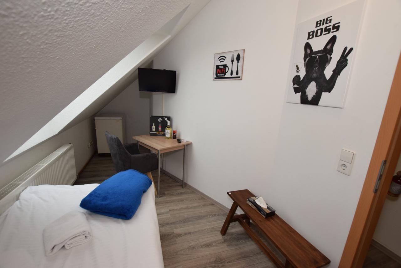 Monteurzimmer Kirchheim-Teck เคียร์ชไฮม์ อุนเทอร์ เท็ค ภายนอก รูปภาพ